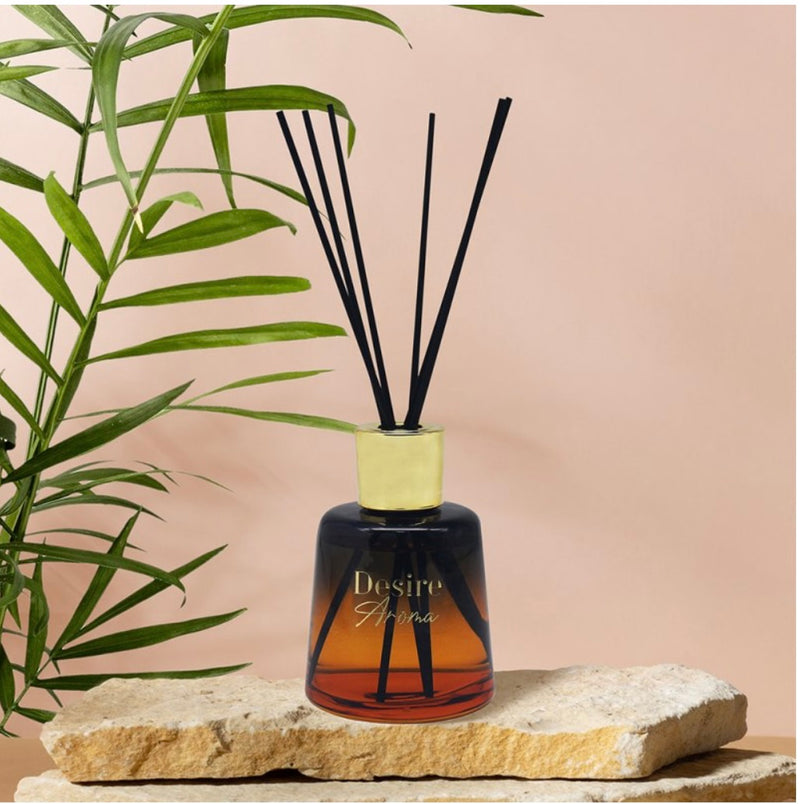 Scentily Amber & Sandalwood reed diffuser 180ml bottle with reeds
