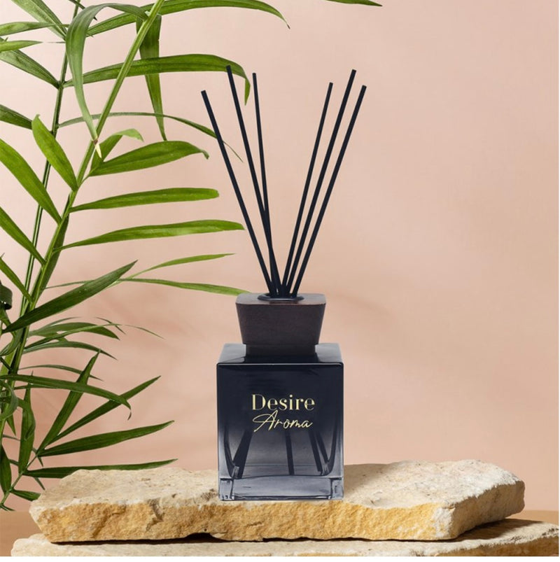 Scentily Oud & Bergamot reed diffuser 250ml bottle with black reeds